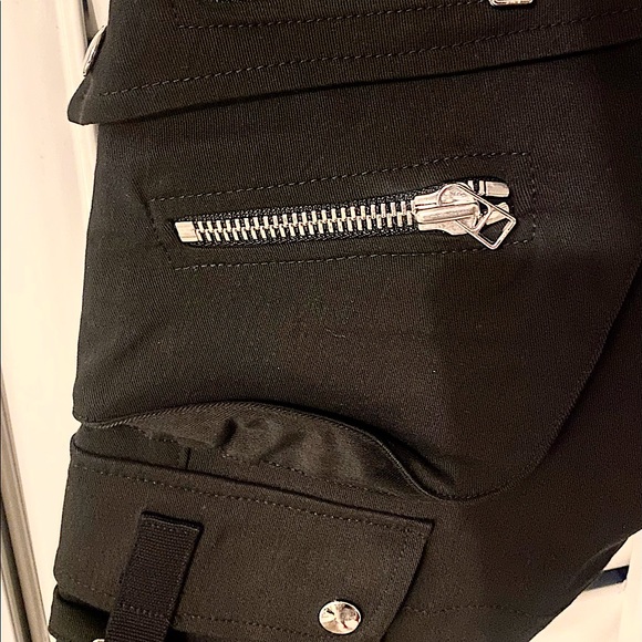 Faith Connection 
CLASSIC CARGO PANTS - Picture 5 of 7